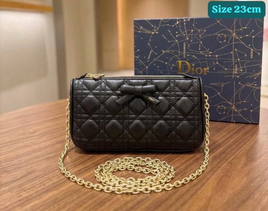 Dior
Best quality

With box’s
🎁🎁🎁

120 dhs💓
size 25cm

Zain158
♥️♥️♥️