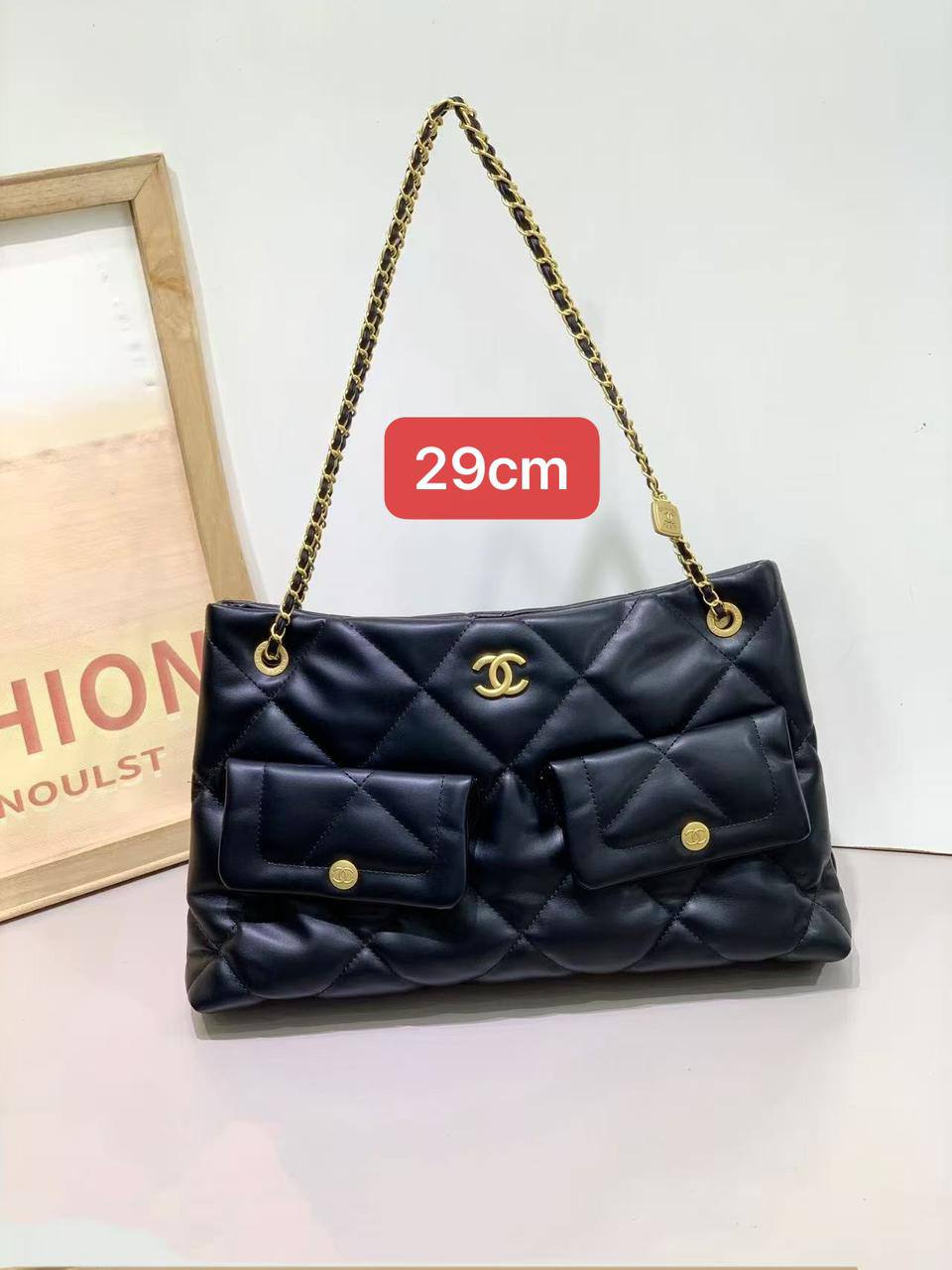 Chanel
100 dhs💓

Zain102
♥️♥️♥️