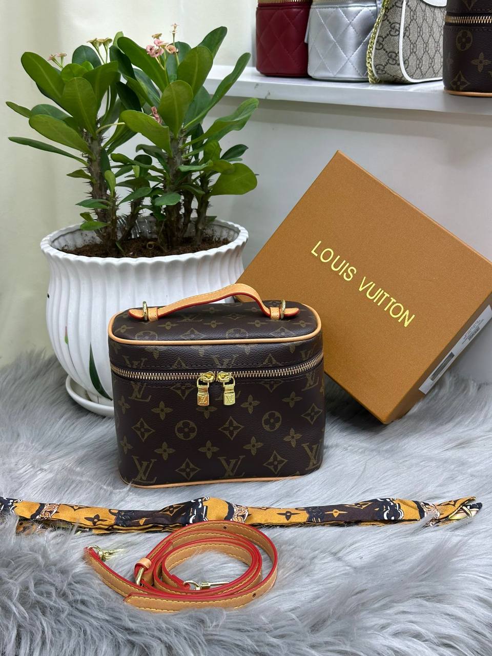 LV
BIG           25cm
medium    20 cm  🌷
small        15 cm  🌷
BIG 105 dhs👑 with box🎁

medium  95 dhs👑 with box 🎁

Small   90 dhs👑 with box🎁


Zain244
♥️♥️♥️