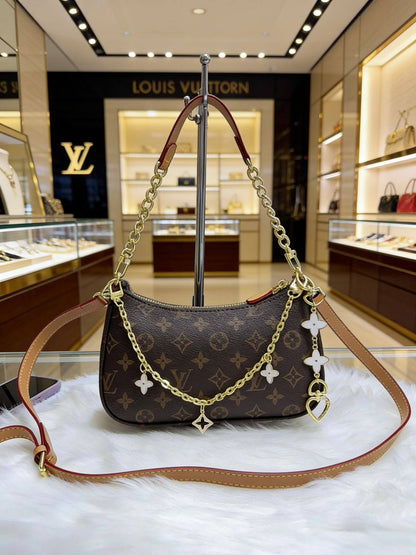 LV
✨✨NEW  ✨✨
100 dhs✅
with box

Zain38
❣️❣️❣️