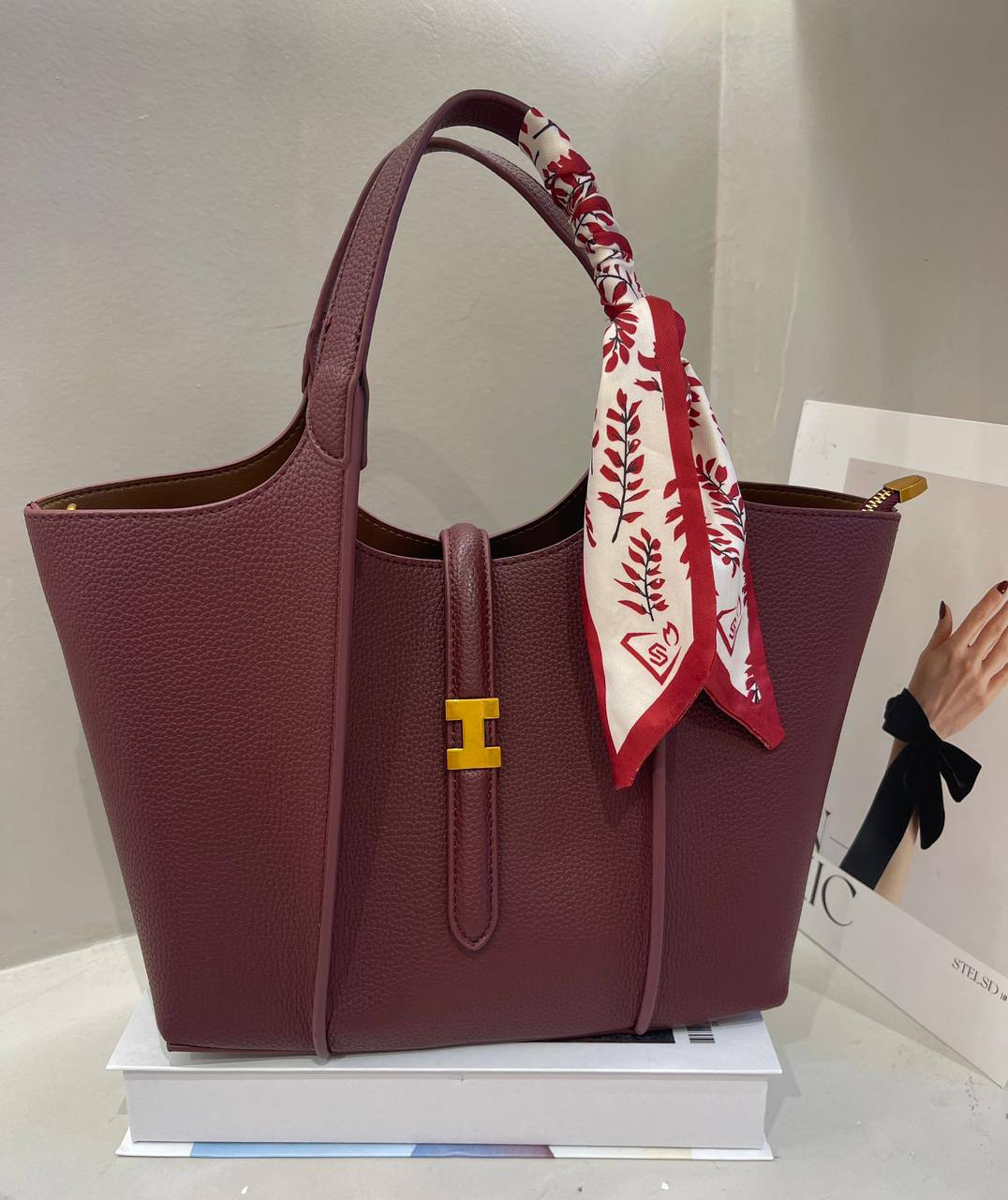 New arrived 

Hermes 

115 dhs🇦🇪🇦🇪

Size 27cm

Zain161
♥️♥️♥️