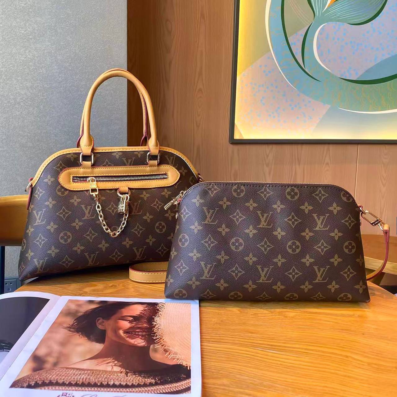 LV
HIGH QUALITY 💯
SIZE 35CM
115 dhs✅

Zain70
♥️♥️♥️