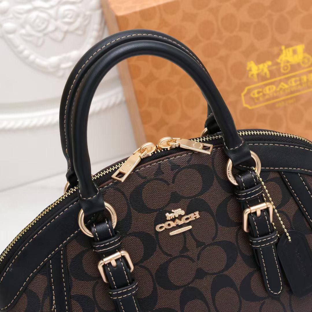 LV

With box
🎁🎁🎁

115 dhs❣️

Zain136
♥️♥️♥️