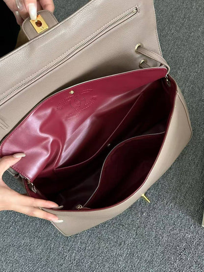 Chanel

38cm 

125 dhs🇦🇪🇦🇪

Zain143
♥️♥️♥️