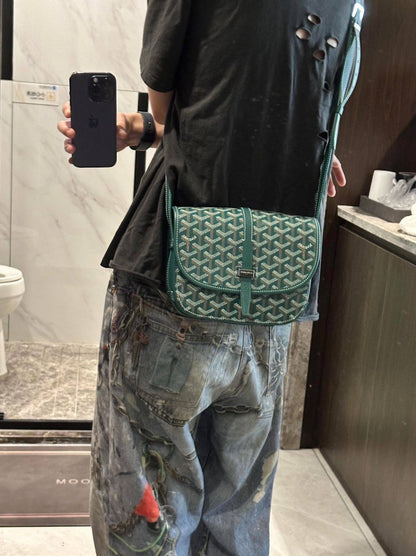 GOYARD SLING BAG 
UNISEX 
HIGH QUALITY 
WITH BOX
110 dhs🇦🇪🇦🇪

Zain295
♥️♥️♥️