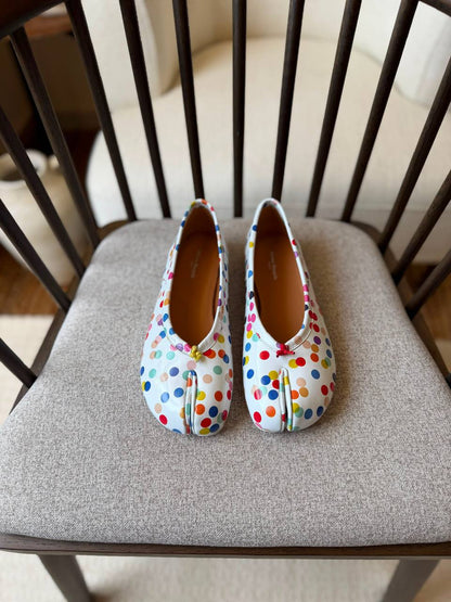 Maison Margiela
𝑨𝑨𝑨 𝑸𝒖𝒂𝒍𝒊𝒕𝒚
𝑺𝒊𝒛𝒆 𝟑𝟓 𝒕𝒐 𝟒𝟐 
450 dhs💓

Zain81
♥️♥️♥️