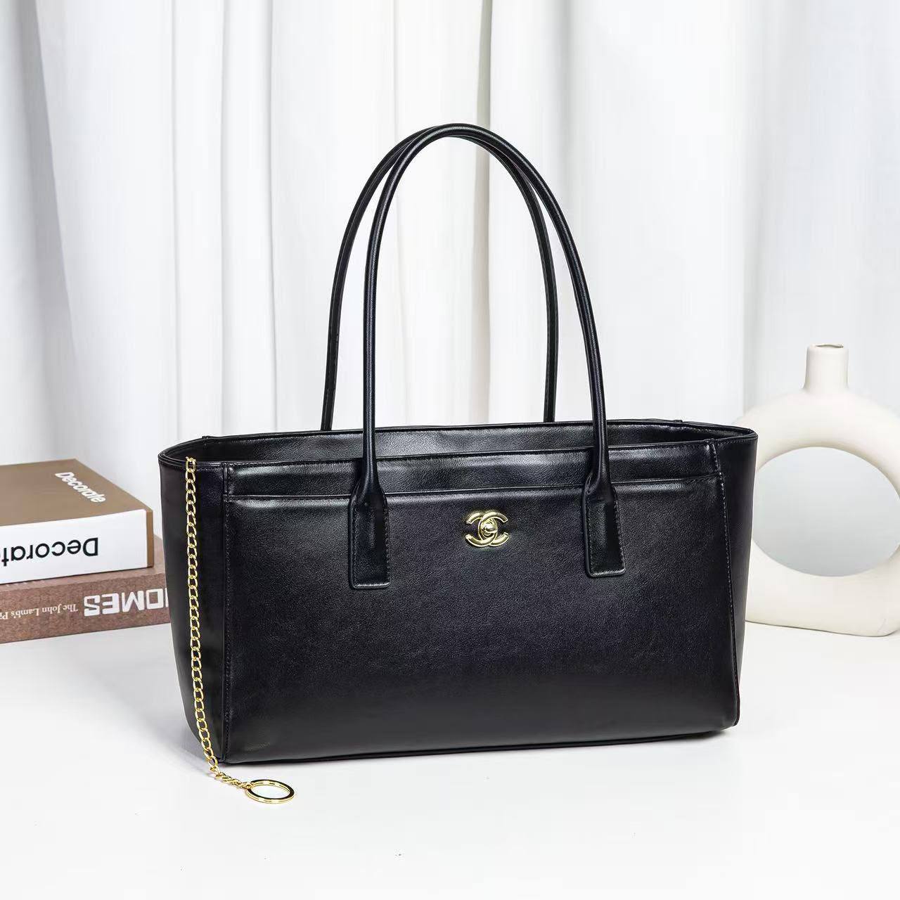Chanel
130 dhs🇦🇪🇦🇪

Zain219
♥️♥️♥️