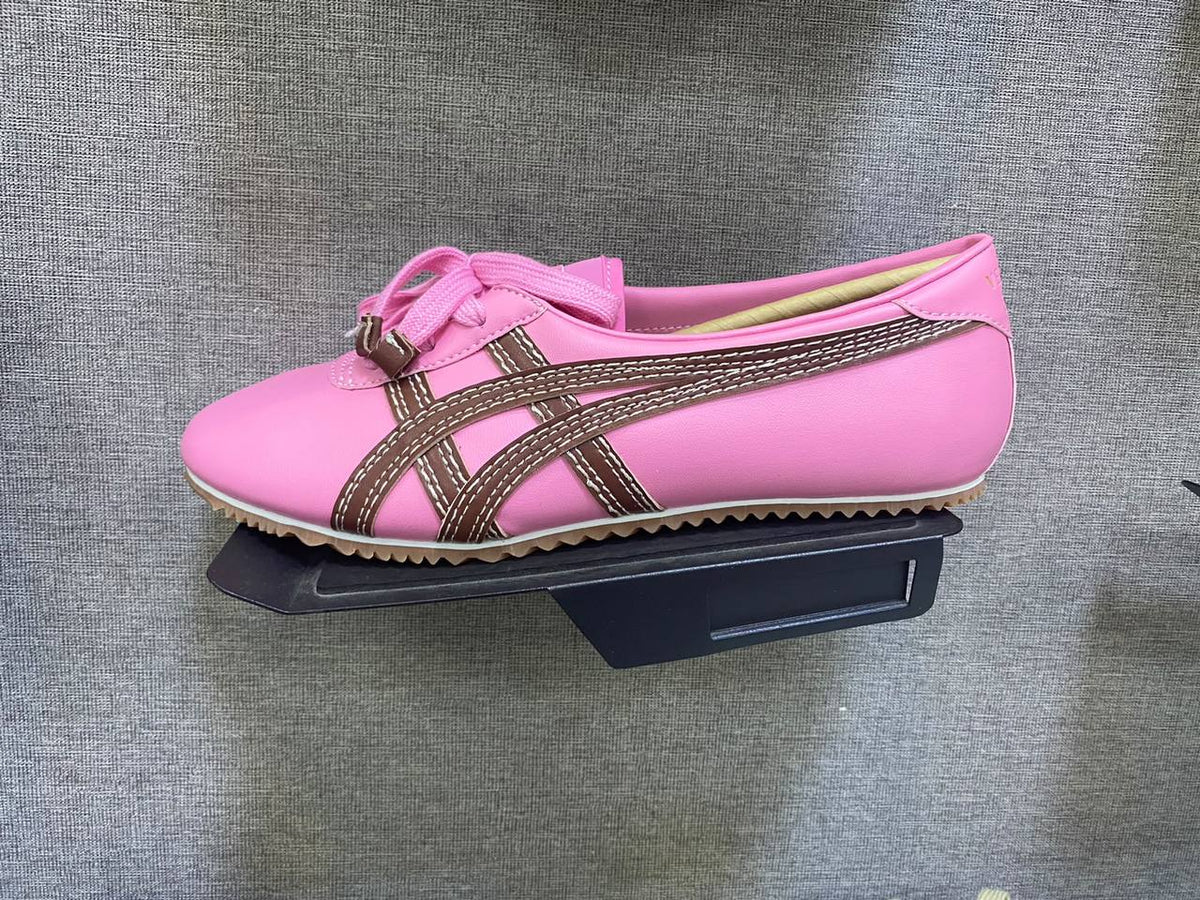 versace x onitsuka tiger
 , 36 to 40 , 

210 dhs

Zain196
