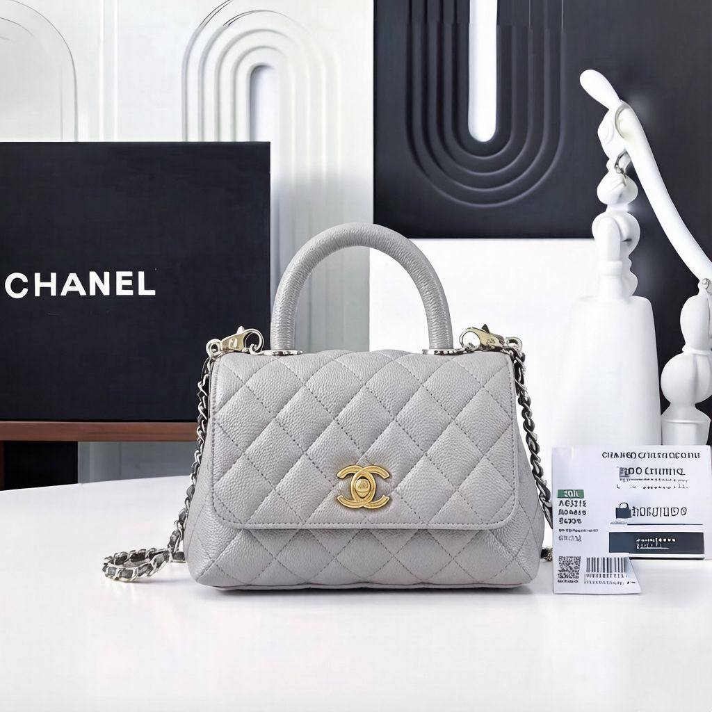 CHANEL 
 GOOD QUALITY 
WITH MAGNETS BOX 🎁

110 dhs✅

Zain39
♥️♥️♥️