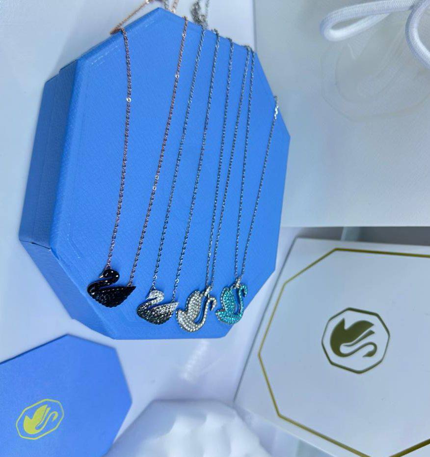 Swarovski Necklace* 🌺
Master Quality 

75 dhs🪙🌨️
with master box 🗃️

Zain48
♥️♥️♥️
