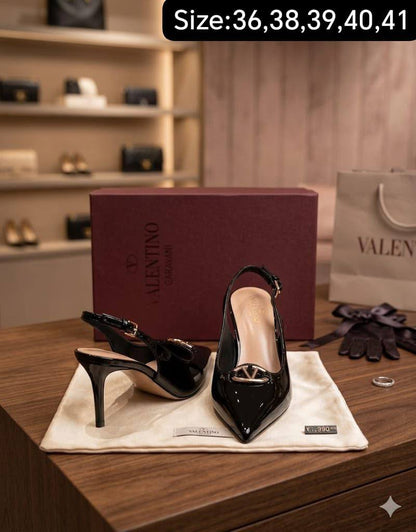 Valentino Heel👠 
90 dhs✅

Zain40
♥️♥️♥️