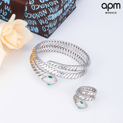 APM Set
Choker 
Earrings 
Bangle 
Ring 💍 
*Master Quality* 🪎

*365 dhs🇦🇪🇦🇪* AED Good box 🗃️

Zain48
♥️♥️♥️