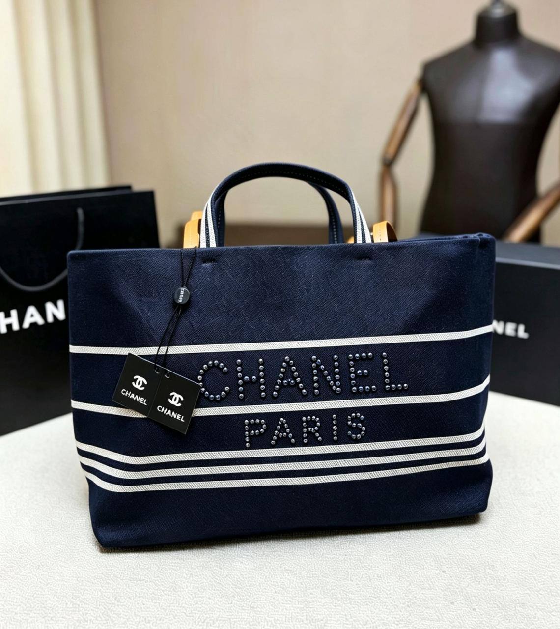 CHANEL 
COPY ONE 
210 dhs✅

Zain17
♥️♥️♥️