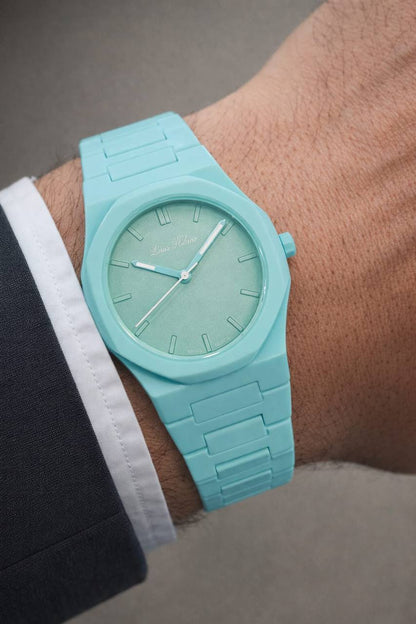 Louis Hilano watches for men good quality 

230 dhs💓

 with box and paper bag 🎁( POLYCARBON)

Zain59
♥️♥️♥️