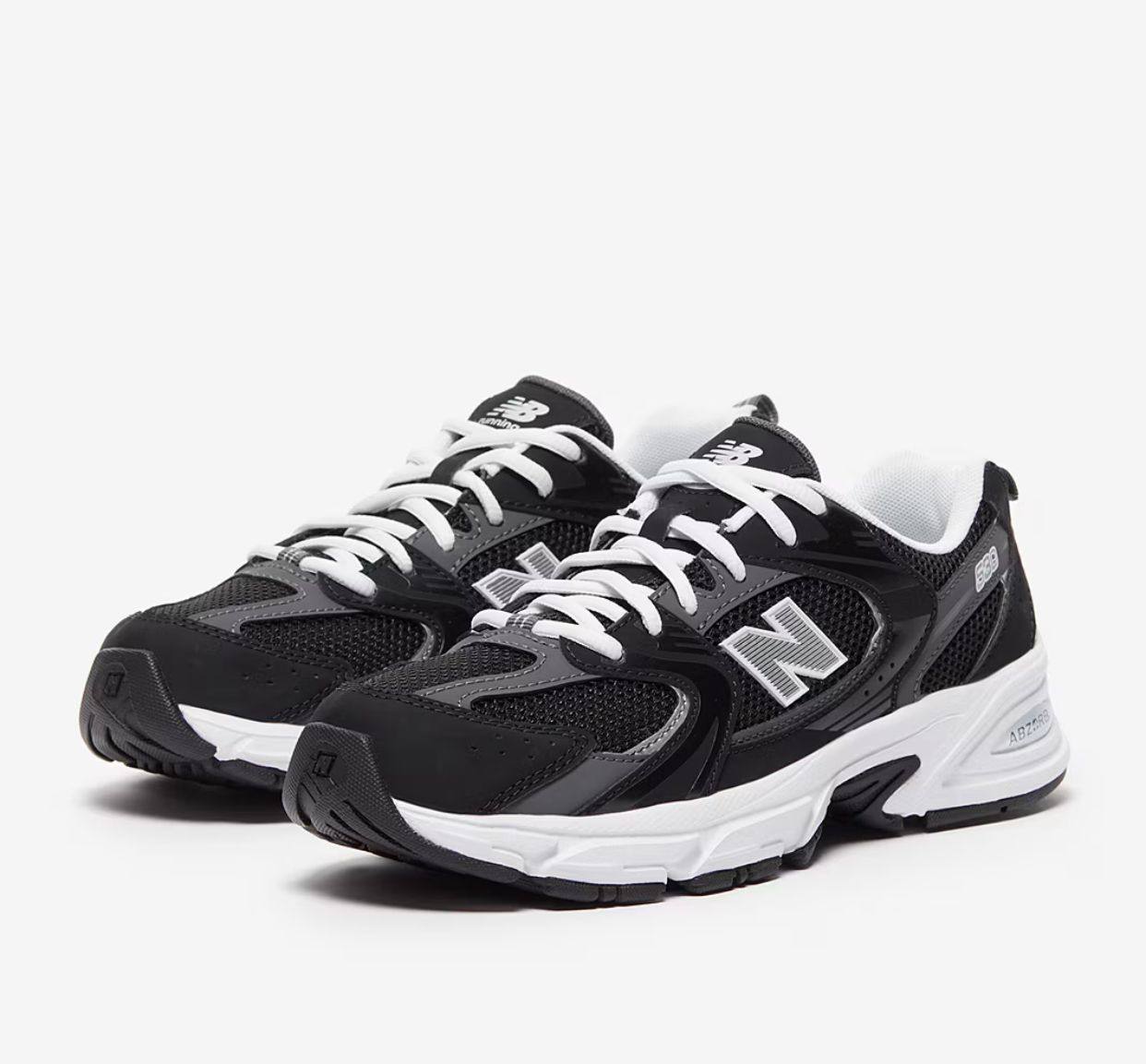 New Balance 530 ‘Black and White’🖤🤍
36-45 AVAILABLE 
170 dhs✅

Zain242
♥️♥️♥️