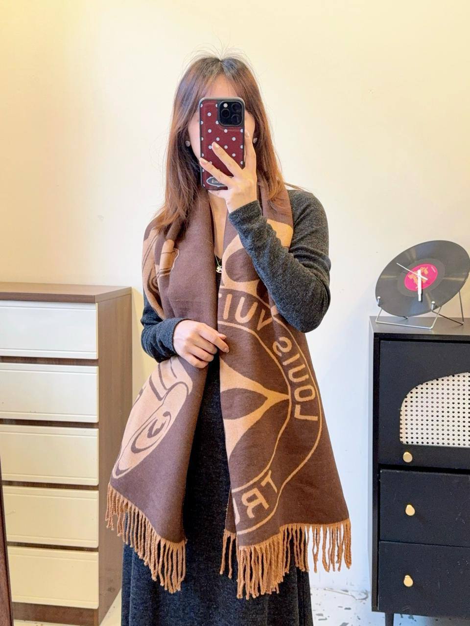 Scarf for winter 
180*68 cm
45 dhs🪙💕

Zain17
♥️♥️♥️