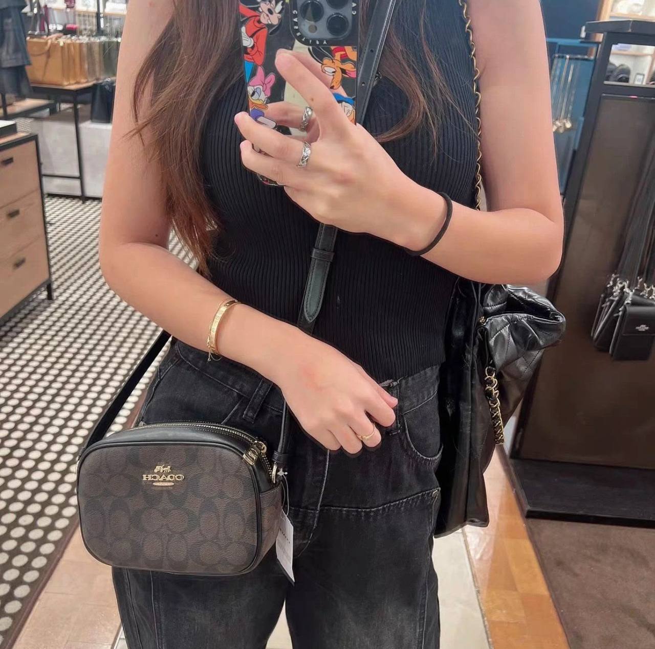COACH 
HIGH QUALITY WITH BOX 
90 dhs🇦🇪🇦🇪

Zain295
♥️♥️♥️
