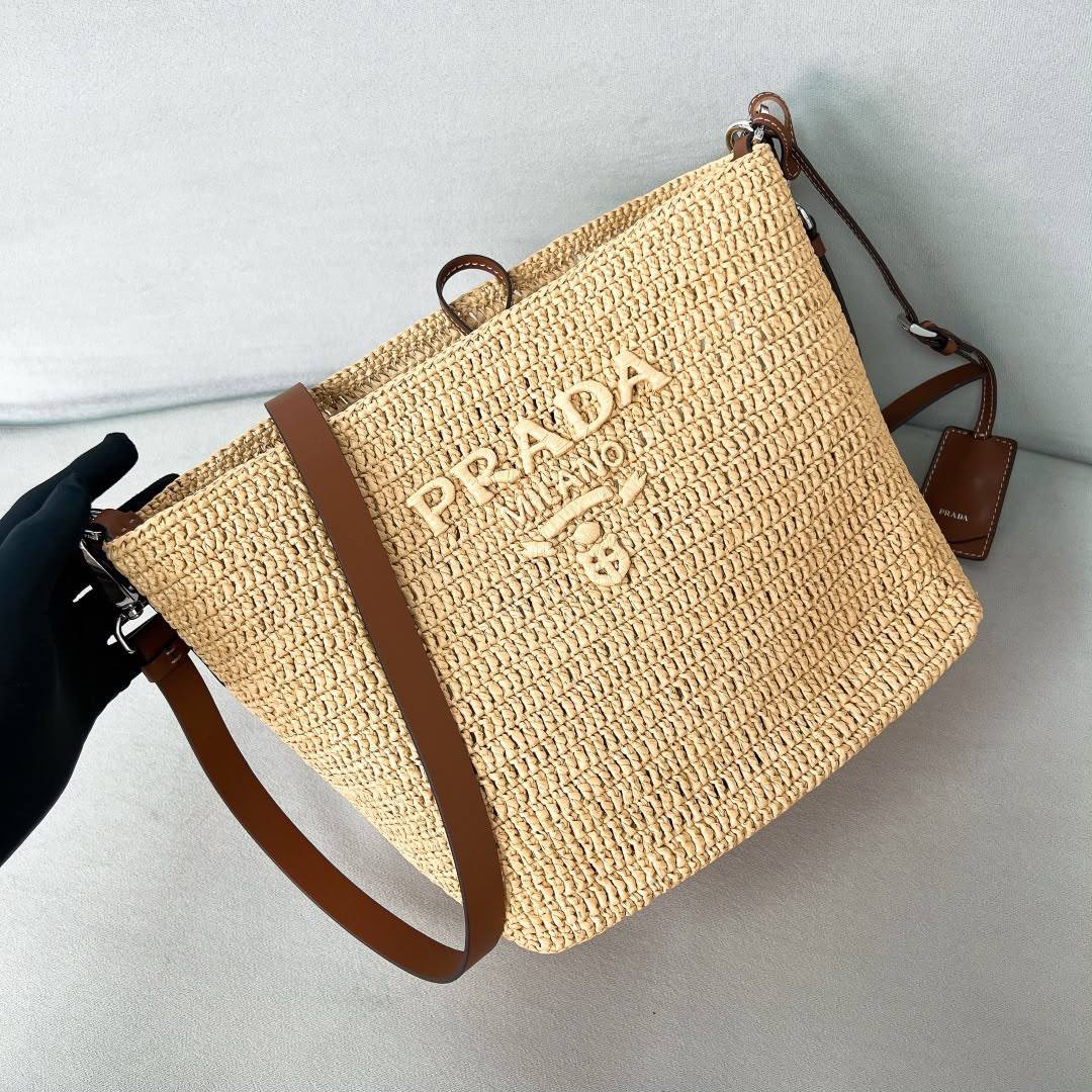 Prada 
Super master quality 
For Price 👇 WhatsApp✅
0568585901 
0507557372
0552275751 Owner Zain 👌

Zain315
♥️♥️♥️