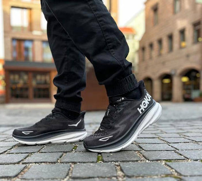 Hoka One One Clifton 9  ，
Size 36-45 ，
230 dhs✅

Zain18
♥️♥️♥️