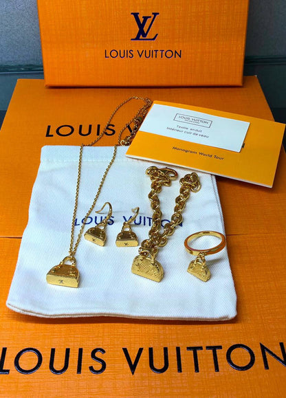 Lv set

195 dhs

Zain122
♥️♥️♥️