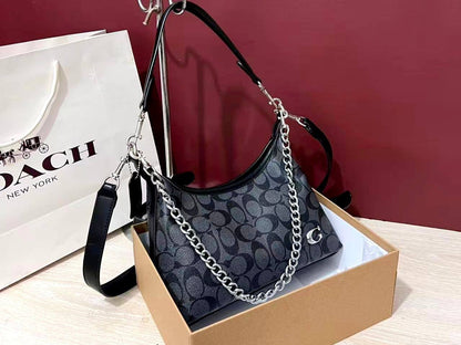 Coach
90 dhs✅

with box
🎁🎁🎁

size 25cm

Zain26
♥️♥️♥️