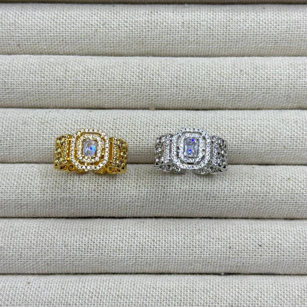 Fashion Ring 💍* 
Adjustable 
Offer price 
Available more design 
30 dhs🪙💚 normal box 📦

Zain48
♥️♥️♥️