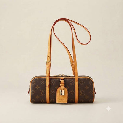 LV
Hang-on Signature Monogram
Gold Hardware
Adjustable belt strap
Size: 25 cm
With BOX

100 dhs🇦🇪🇦🇪

Zain239
♥️♥️♥️