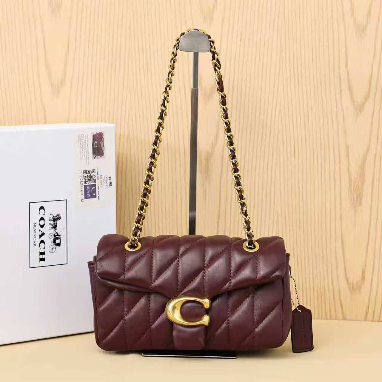 Coach
Size  20cm
Withbox
100 dhs✅

Zain04
♥️♥️♥️