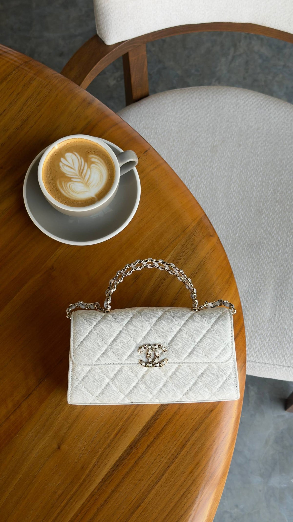 New collection ⚜️
CHANEL 💚
VIP quality 💎
Chanel flap top handle ✨
Size : 19 cm
For Price 👇 WhatsApp✅
0568585901 
0507557372
0552275751 Owner Zain 👌

Zain336
♥️♥️♥️