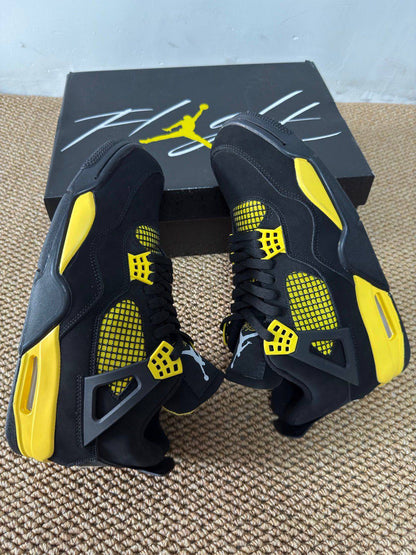 Air Jordan 4 Retro "Thunder 2023" ⭐️🖤
40-45 AVAILABLE 🤩
180 dhs🌺

Zain242
♥️♥️♥️