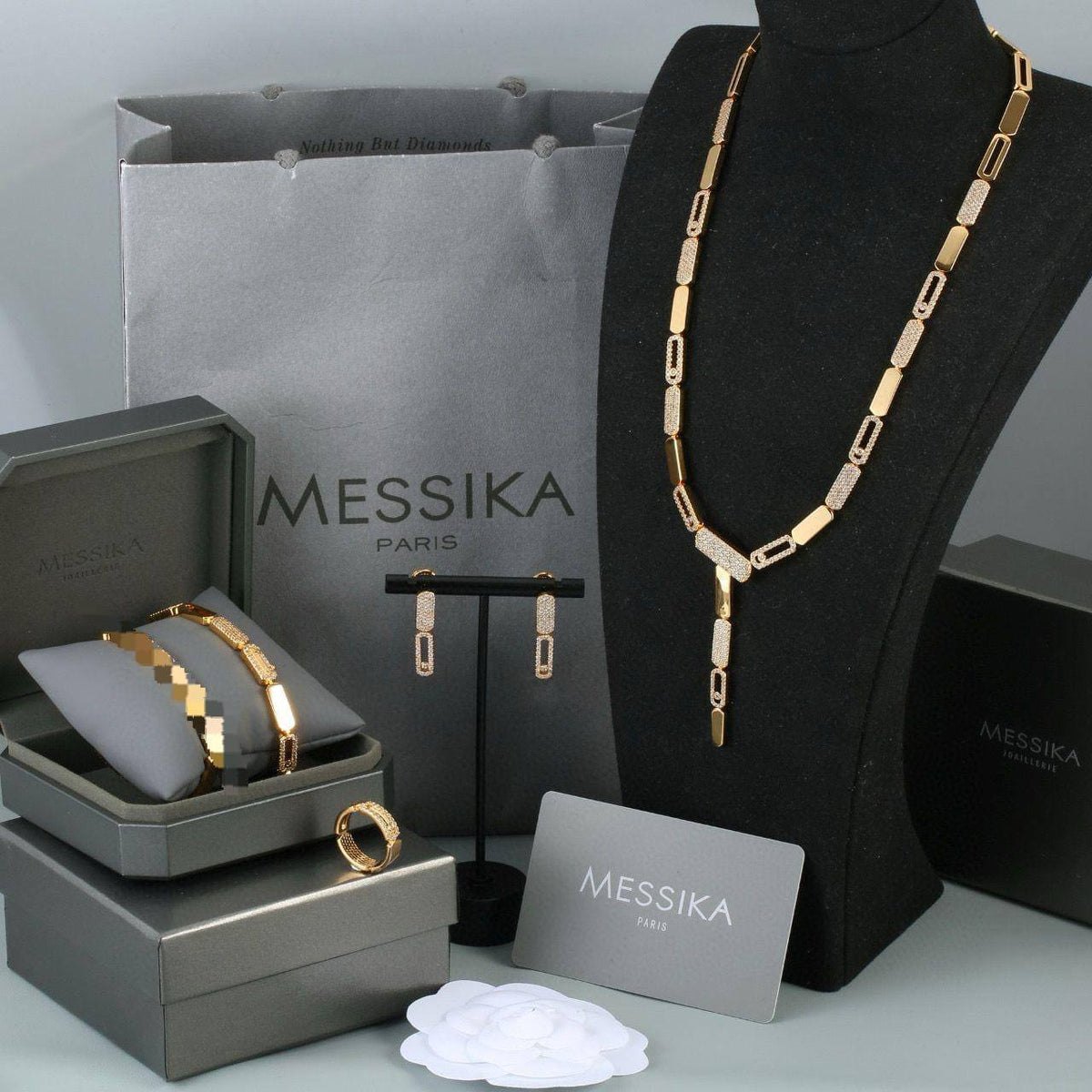 MESSIKA SET
MASTER 💫✨
NECKLACE BRACELET EARRINGS RING 
WITH GOOD BOX AND PAPER BAG
 
360 dhs🇦🇪🇦🇪

Zain89
♥️♥️♥️