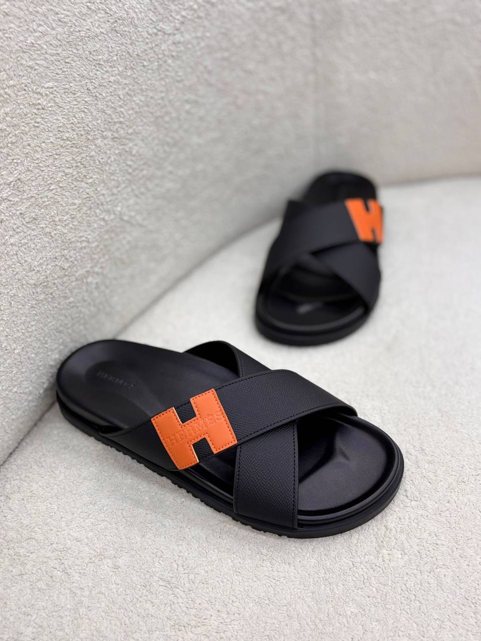 Hermes
110 dhs✅
Size 40-45

Zain55
♥️♥️♥️