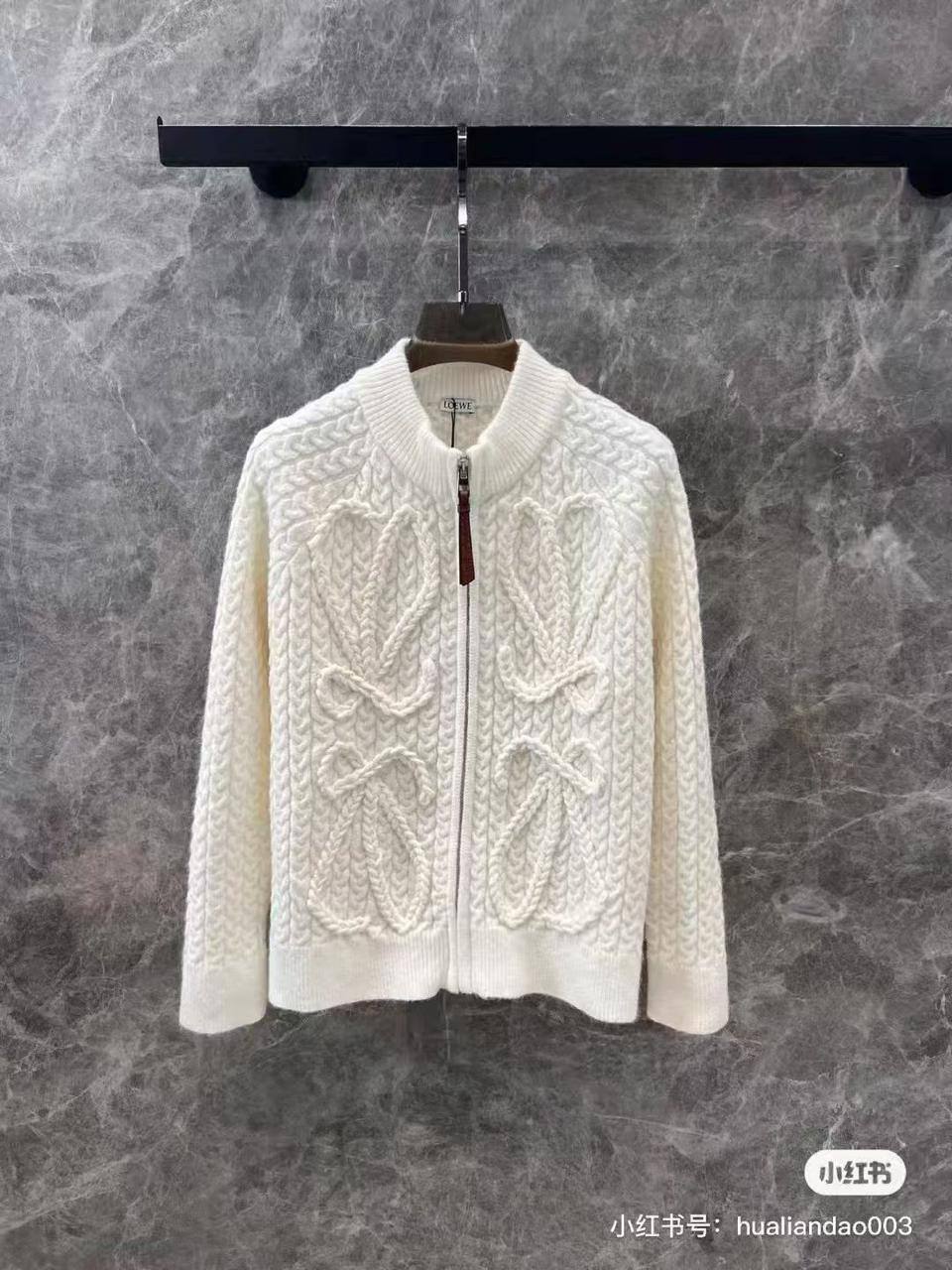 *New collections    
120 dhs🪙🌨️
*good  quality  ✅
*Sizes: free size 
*AVAILABLE NOW*

Zain231
♥️♥️♥️