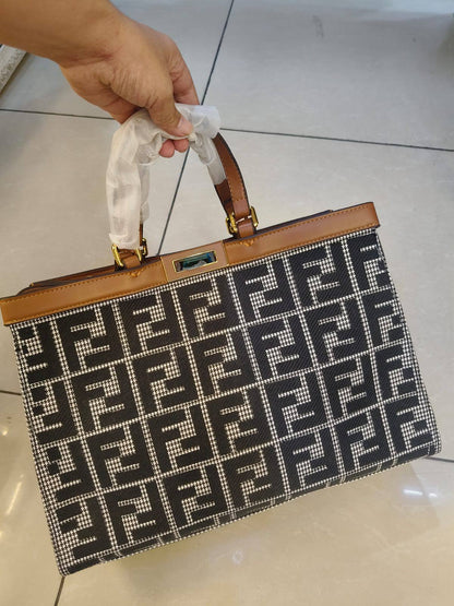 Mixed brands
Gucci
LV
Chanel
Fendi
Hermes

120 dhs🇦🇪🇦🇪

Zain10
♥️♥️♥️