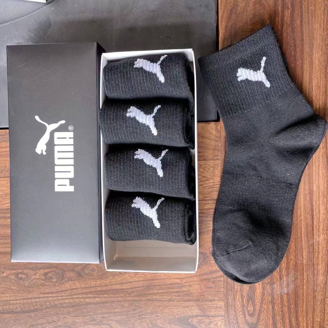 Socks
One box 5 pairs 
35 dhs🇦🇪🇦🇪

Zain138
♥️♥️♥️
