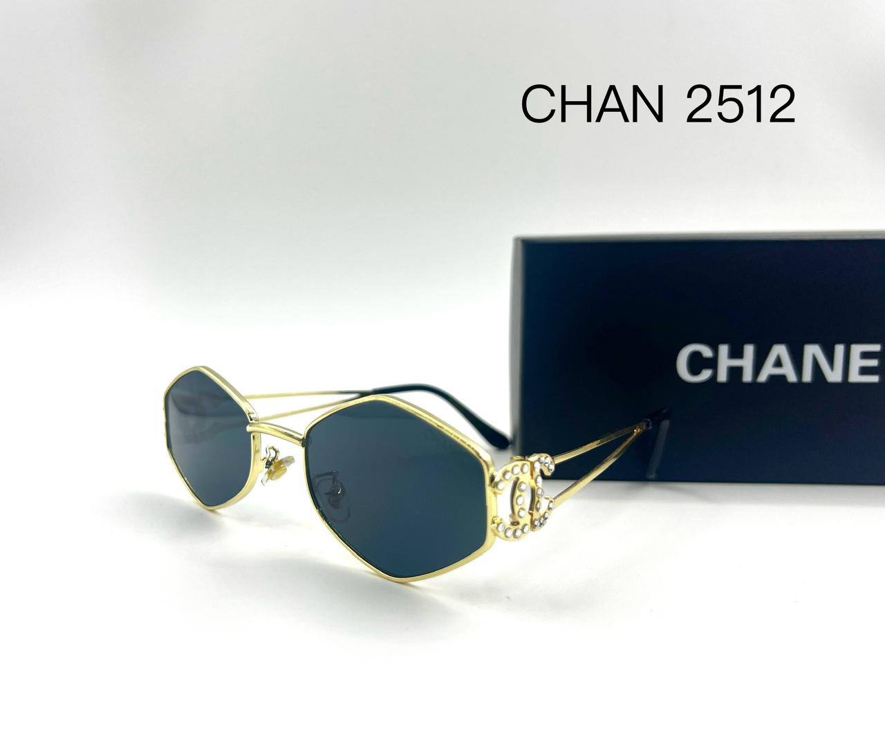 CHANEL💥*
Sunglasses 🕶️ 
good quality 💯
With master box 🗃️ 
50 dhs🇦🇪

Zain273
♥️♥️♥️