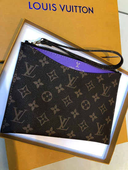 LV Clutch
55 dhs🗽

with box
🎁🎁🎁

Zain90
♥️♥️♥️