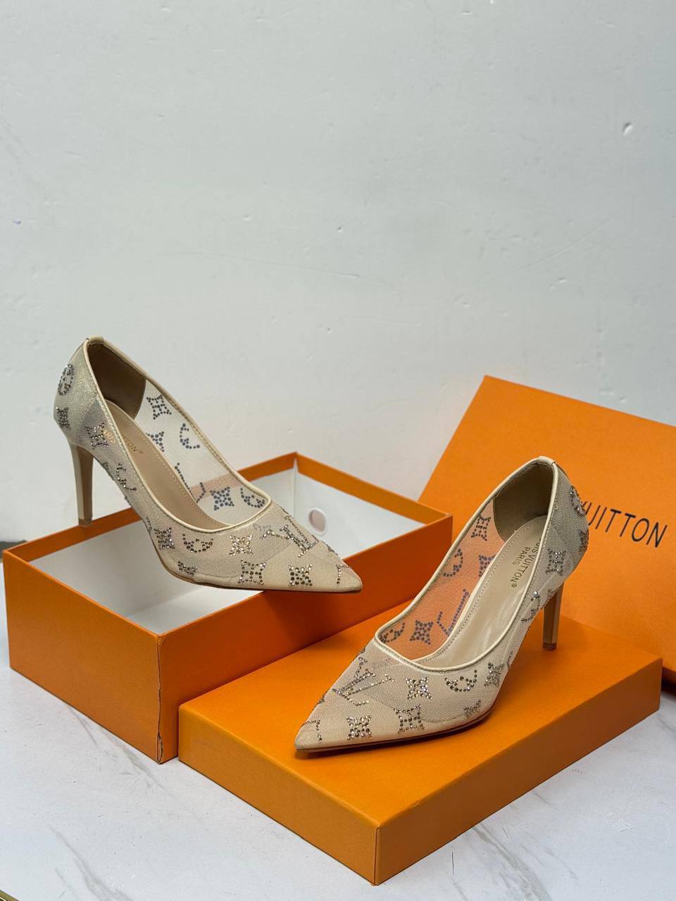 LV
𝟕𝐂𝐌
💯high quality
Size 36-37-38-39-40-41

120 dhs💓

Zain21
♥️♥️♥️