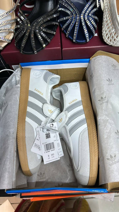 Adidas 

Size 36 to 41 

100 dhs🇦🇪🇦🇪

Zain146
♥️♥️♥️