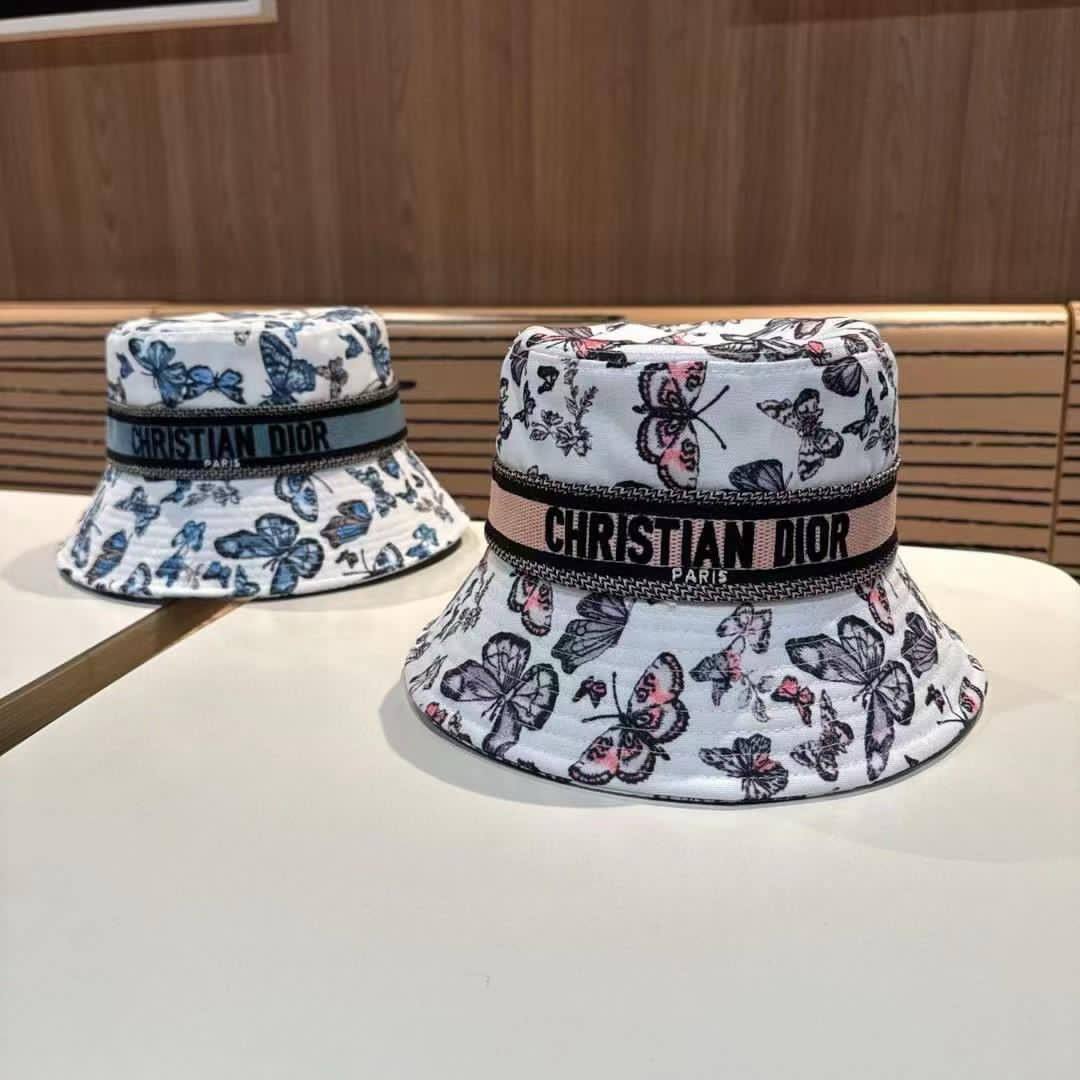 HAT
50 dhs💓

Zain231
♥️♥️♥️