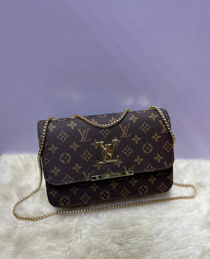 LV
Size: 25×16×8cm
70 dhs🪙🌨️

Zain50
♥️♥️♥️