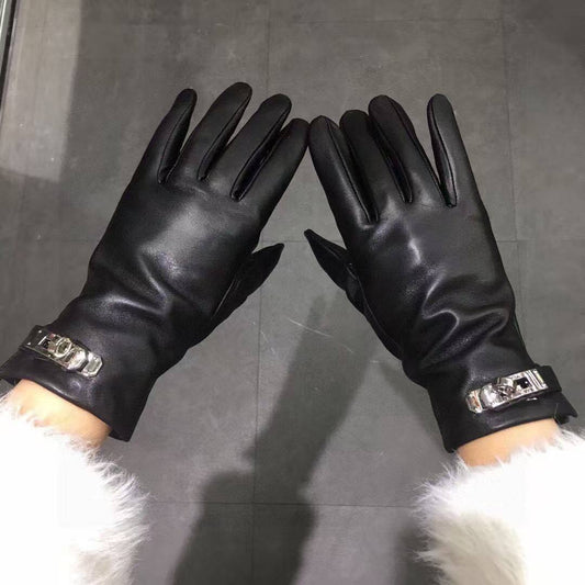 Gloves
Available new collection 😍😍😍 
250 dhs🪙

Zain262
♥️♥️♥️