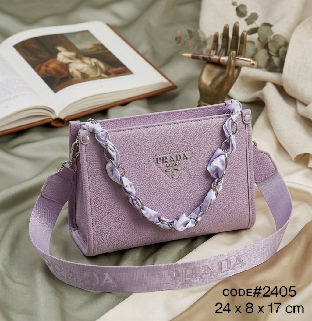 24PRADA ᴄʀᴏssʙᴀɢ
ᴍᴀᴛᴛᴇ sᴏғᴛ ʟᴇᴀᴛʜᴇʀ
ᴡɪᴛʜ ᴄʜᴀɪɴ ᴛᴡɪʟʟʏ ʙᴇʟᴛ
ᴀɴᴅ ʟᴏɴɢ ᴛʀɪᴍ sᴛʀᴀᴘ
sɪʟᴠᴇʀ ʜᴀʀᴅᴡᴀʀ
sɪᴢᴇ : 24 cm

65 dhs✅

Zain31
♥️♥️♥️