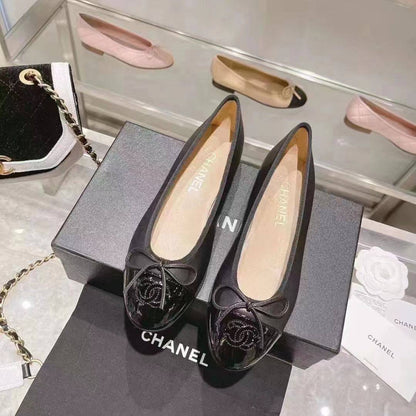 Chanel
High quality 
size 36-41 
120 dhs🪙💚

Zain132
♥️♥️♥️