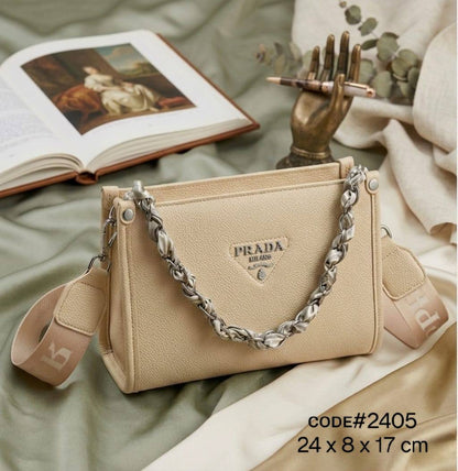 24PRADA ᴄʀᴏssʙᴀɢ
ᴍᴀᴛᴛᴇ sᴏғᴛ ʟᴇᴀᴛʜᴇʀ
ᴡɪᴛʜ ᴄʜᴀɪɴ ᴛᴡɪʟʟʏ ʙᴇʟᴛ
ᴀɴᴅ ʟᴏɴɢ ᴛʀɪᴍ sᴛʀᴀᴘ
sɪʟᴠᴇʀ ʜᴀʀᴅᴡᴀʀ
sɪᴢᴇ : 24 cm

65 dhs✅

Zain31
♥️♥️♥️