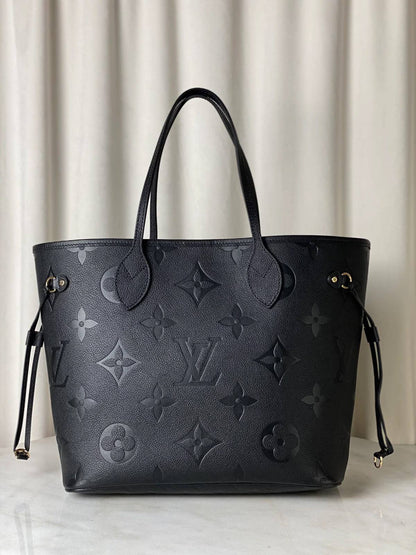 Lv Neverfull Bag 
   32Cm

Withbox

280 dhs🇦🇪

Zain131
♥️♥️♥️