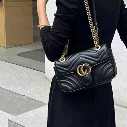 GUCCI
GOOD QUALITY 

WITH BOX 
🎁🎁🎁

100 dhs✅

Zain39
♥️♥️♥️