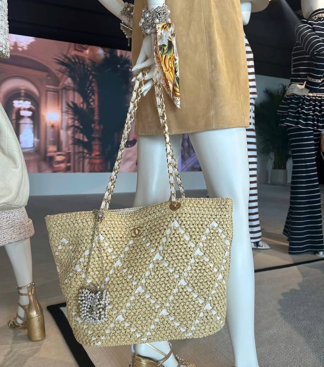 YSL 
Master🌺
250 dhs✅

Zain228
♥️♥️♥️