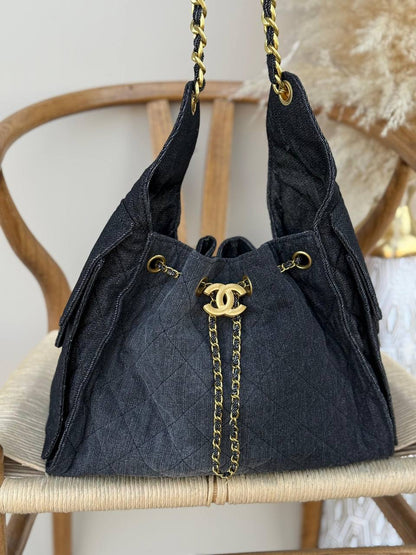 CHANEL

22cm
360 dhs✅

25cm
380 dhs✅

33cm
400 dhs✅

Top quality 
With box🎁

Zain167
♥️♥️♥️