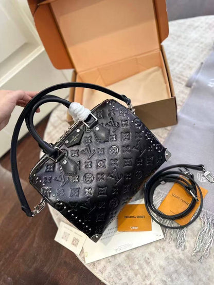 LV Master
26cm
330 dhs🪙🌨️

Zain228
♥️♥️♥️